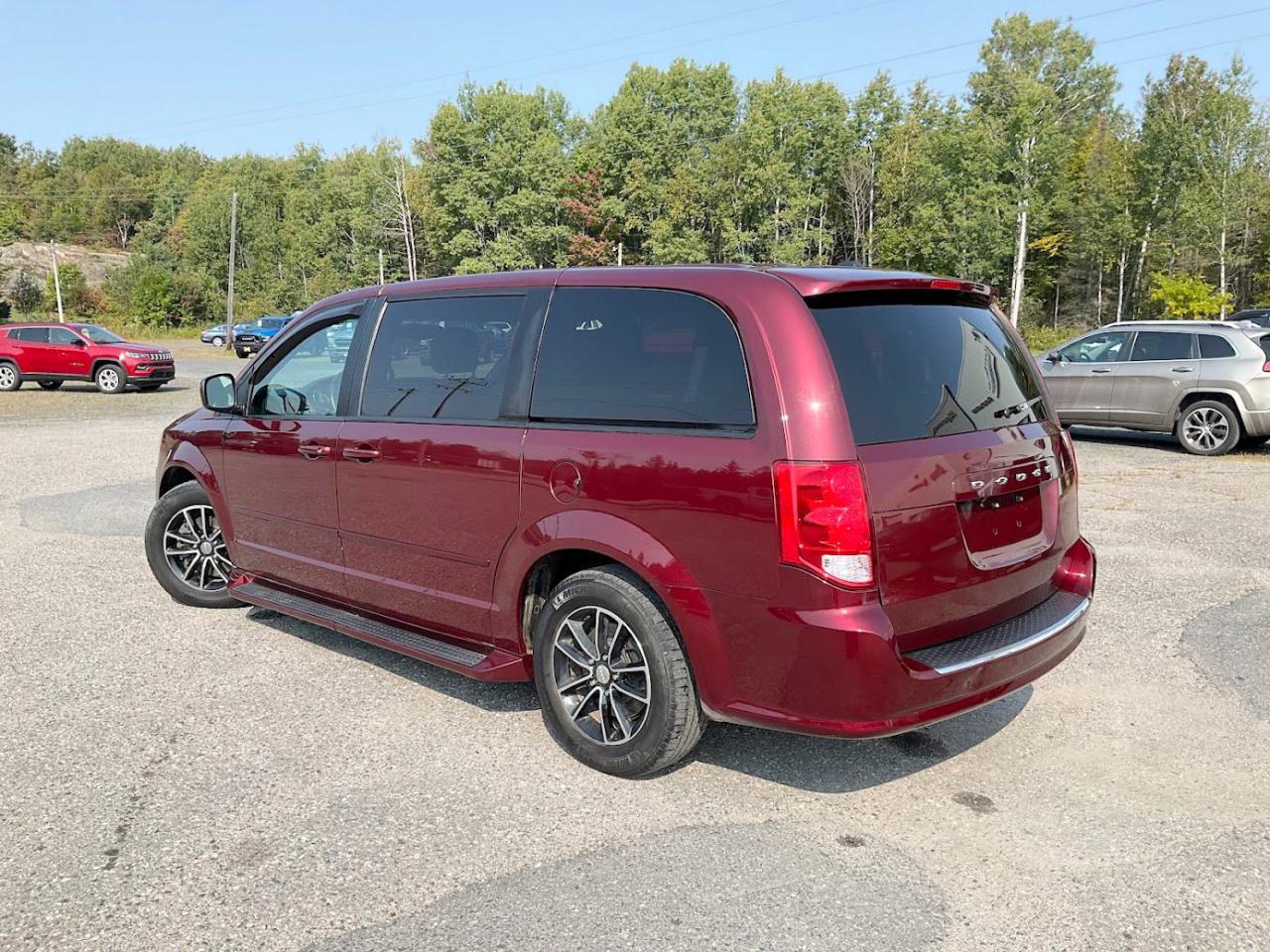 2017 Dodge Grand Caravan  Photo3