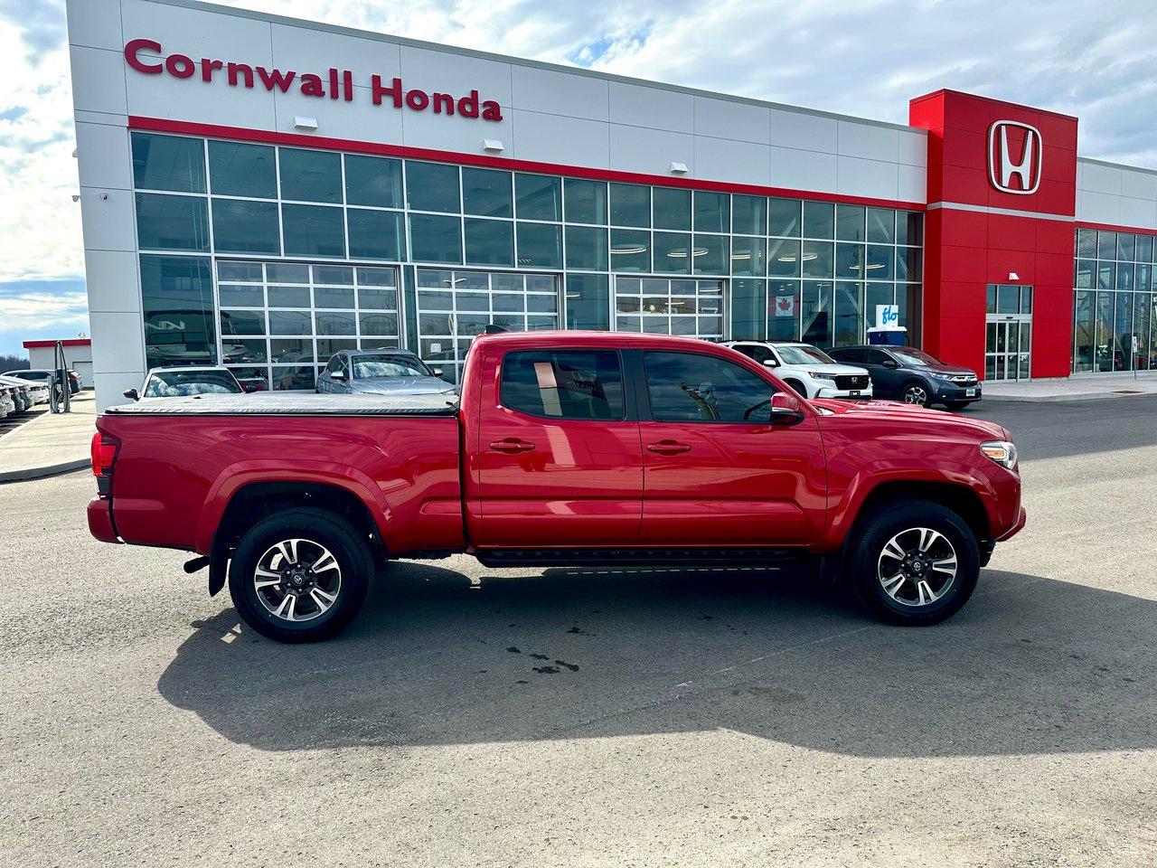 2018 Toyota Tacoma SR5 Photo2