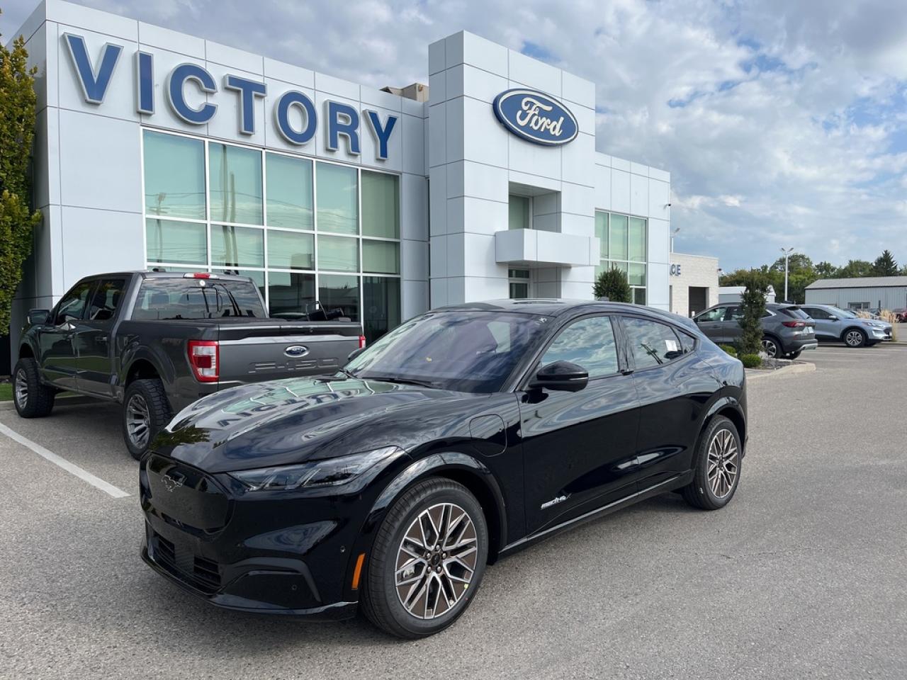 New 2024 Ford Mustang Mach-E PREMIUM for sale in Chatham, ON