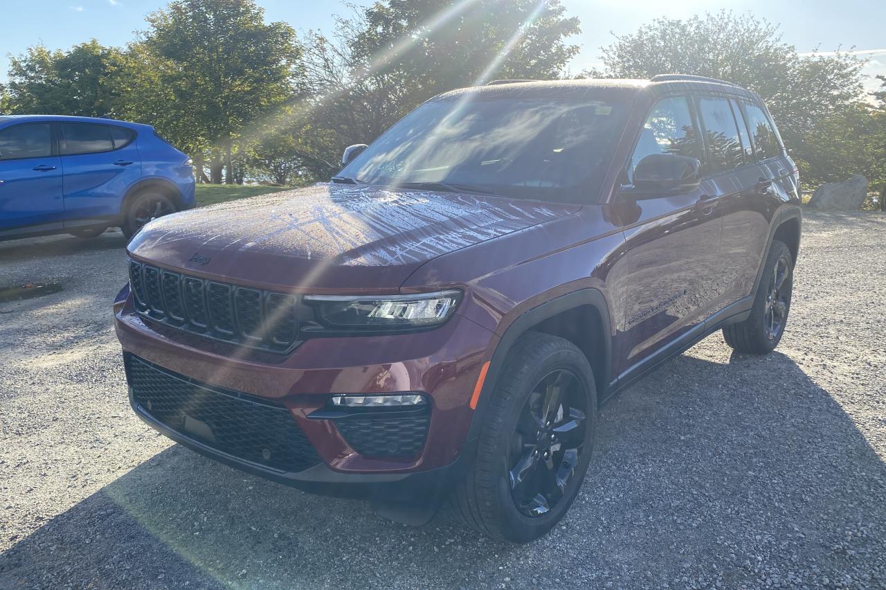 New 2025 Jeep Grand Cherokee LIMITED 4X4 for sale in Barrington, NS