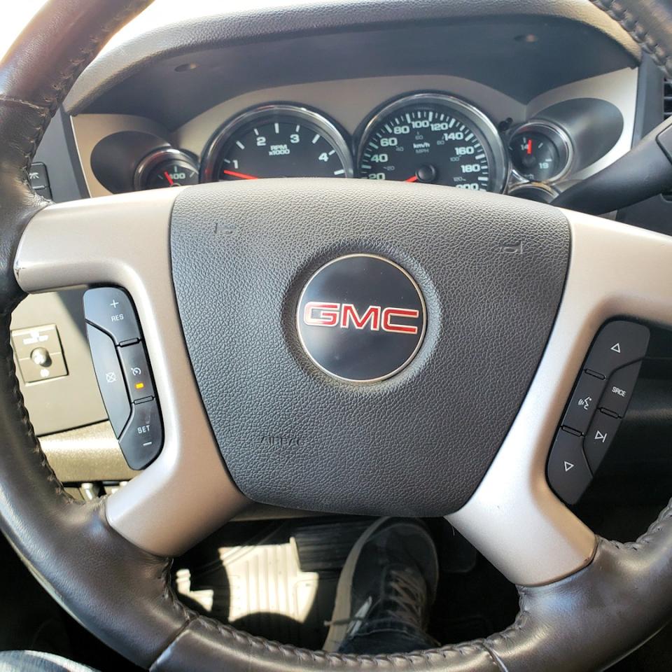 2008 GMC Sierra 2500 SLE only 151,456 km Duramax - Photo #13