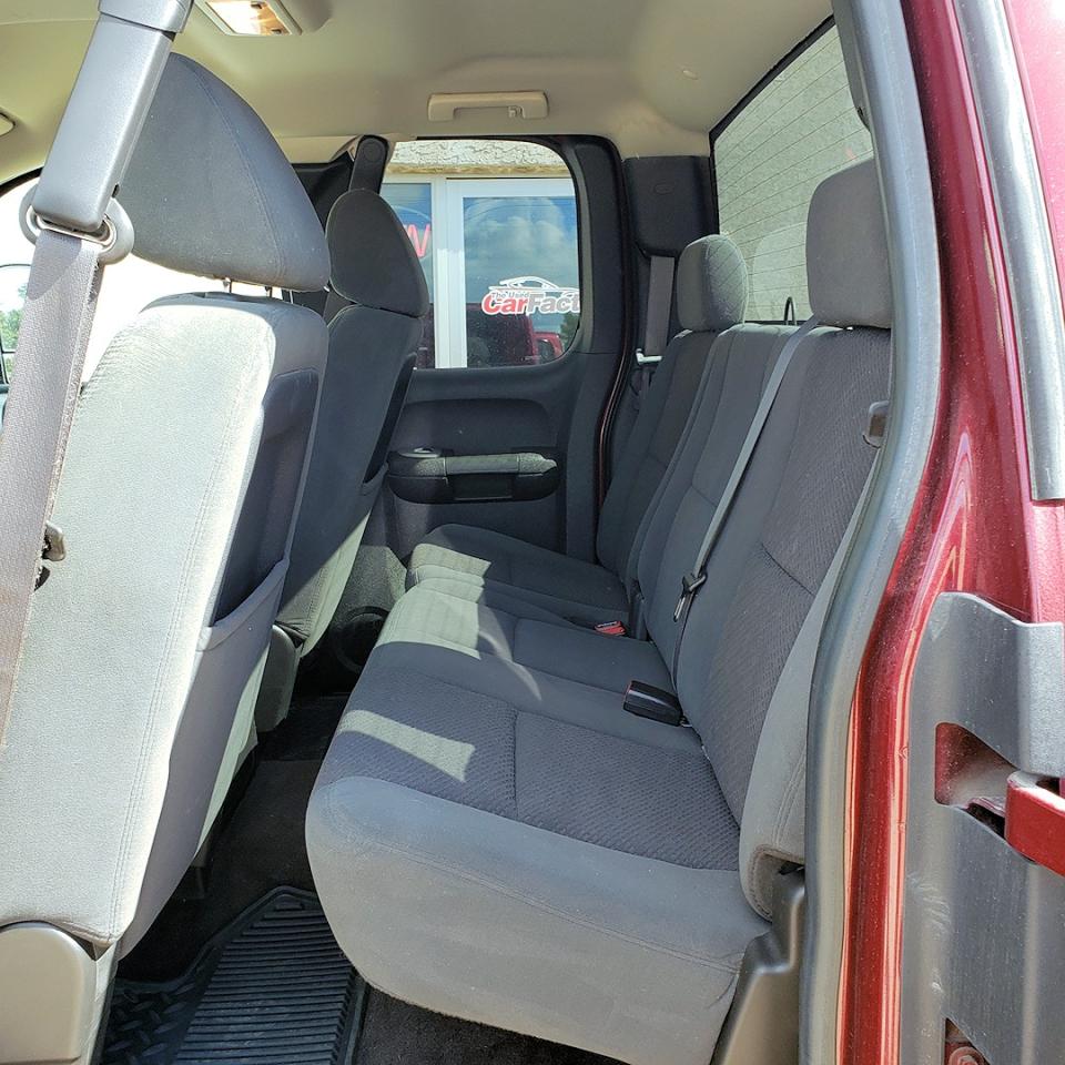 2008 GMC Sierra 2500 SLE only 151,456 km Duramax - Photo #10