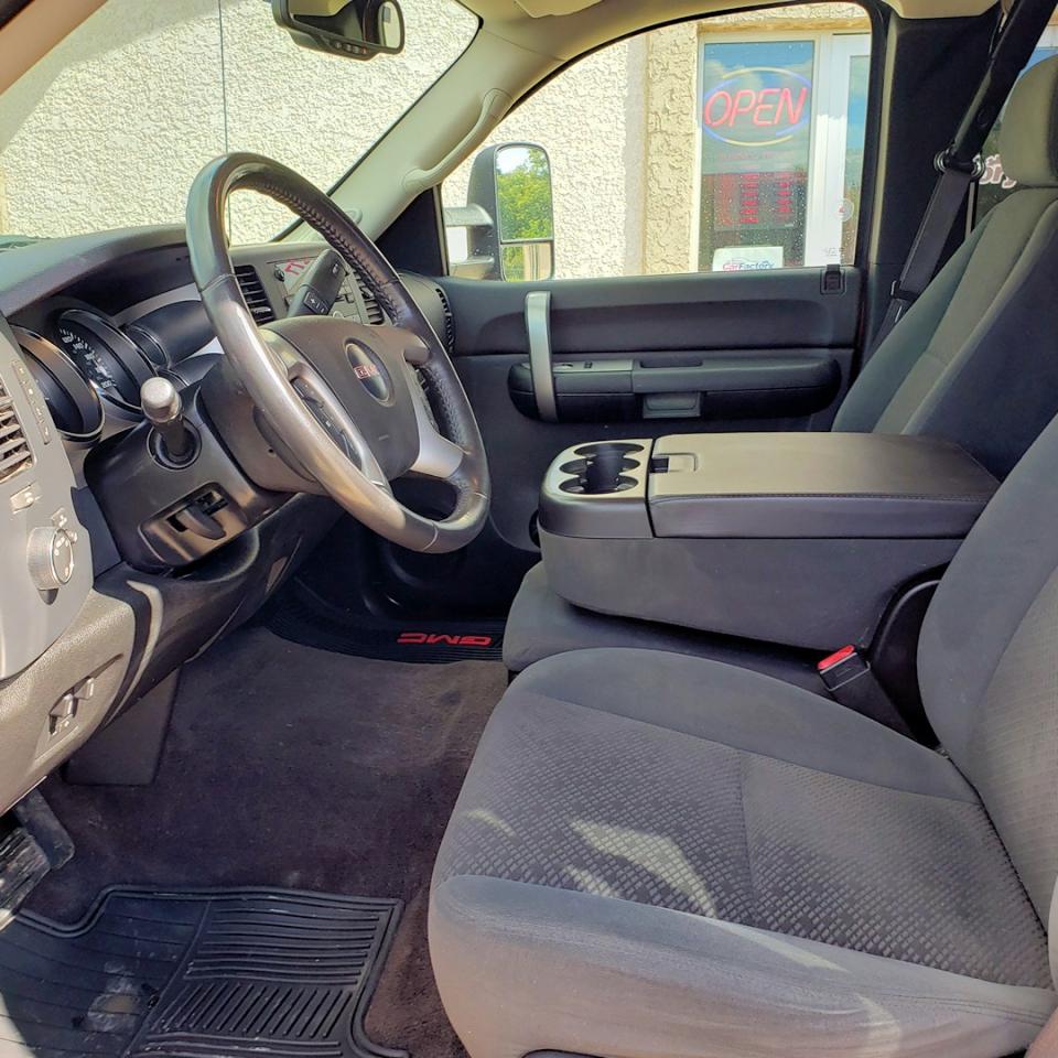 2008 GMC Sierra 2500 SLE only 151,456 km Duramax - Photo #8