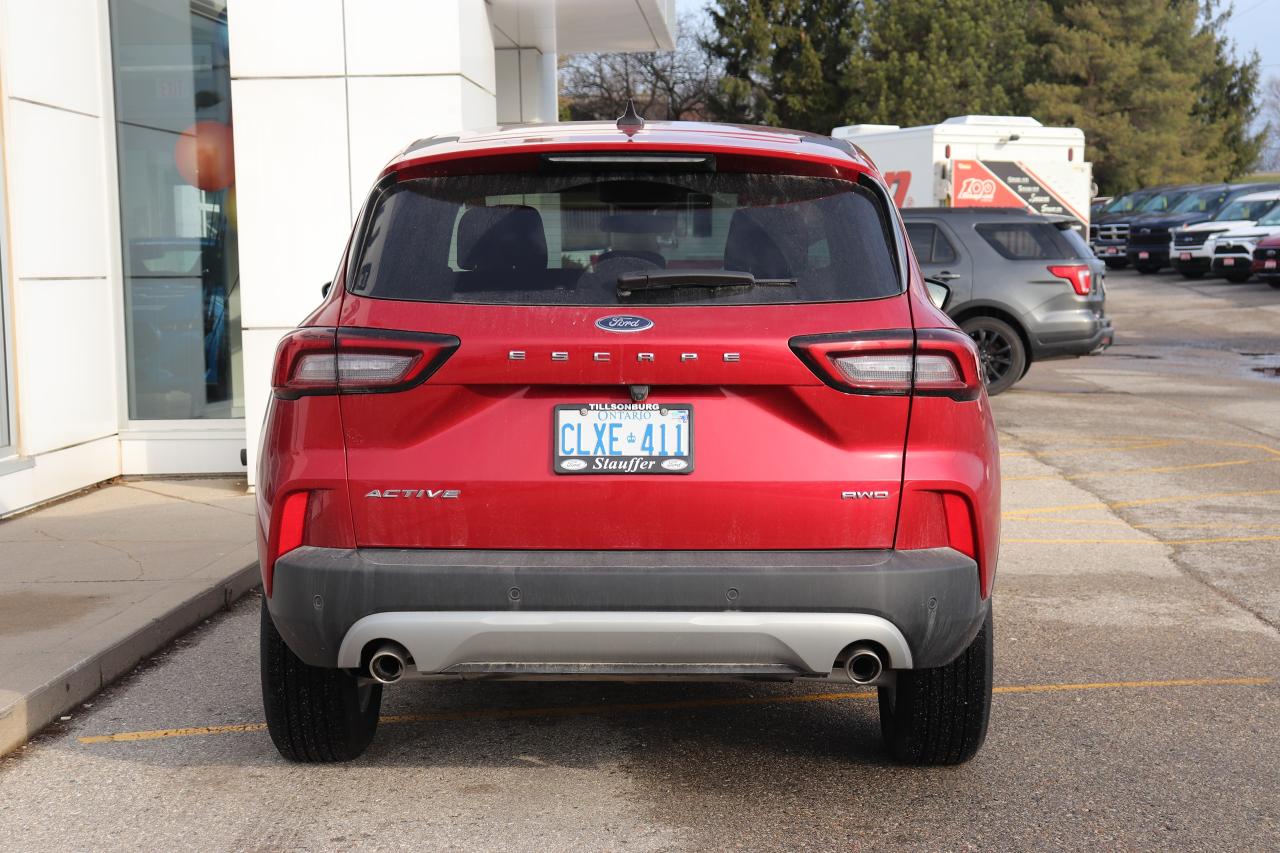2025 Ford Escape Active AWD Photo2