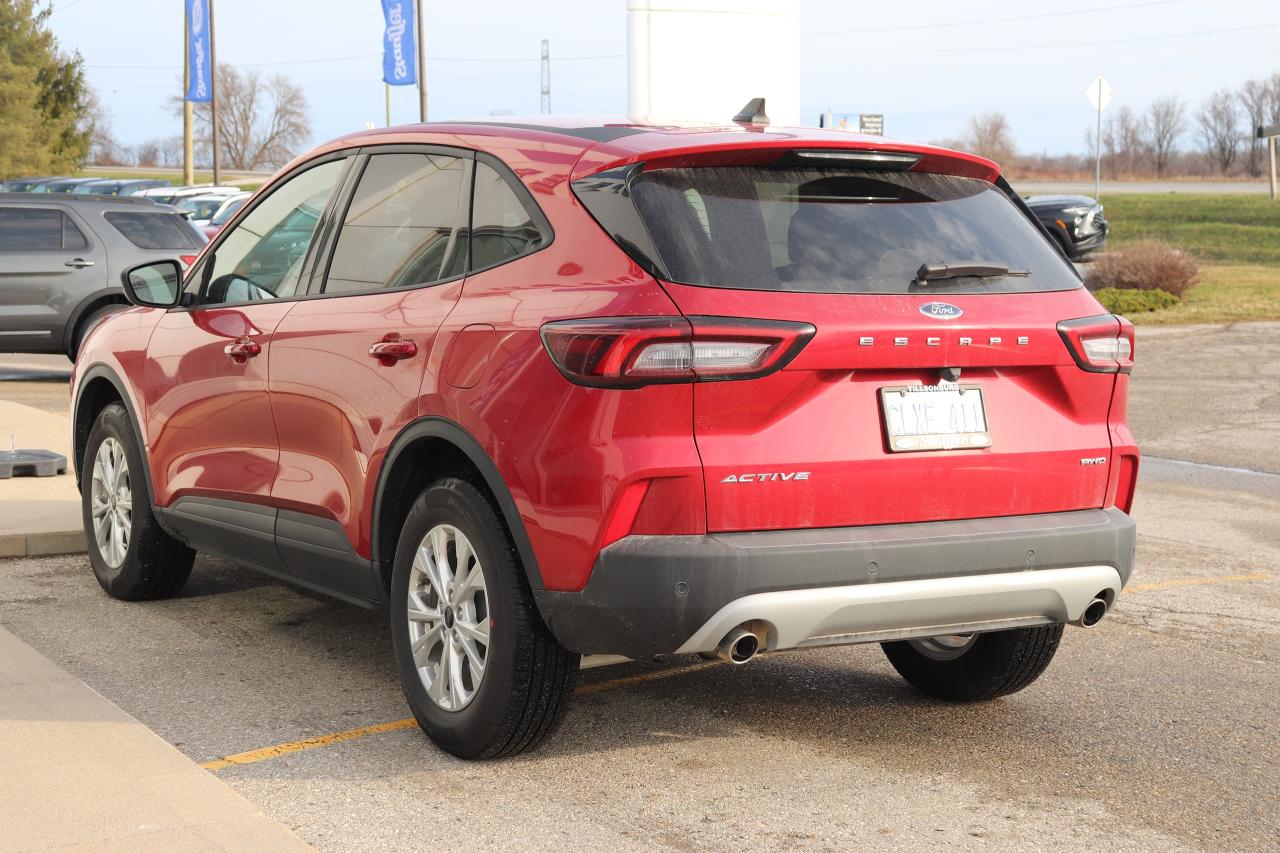 2025 Ford Escape Active AWD Photo3