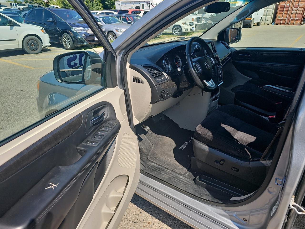 2014 Dodge Grand Caravan 4dr Wgn SXT Photo