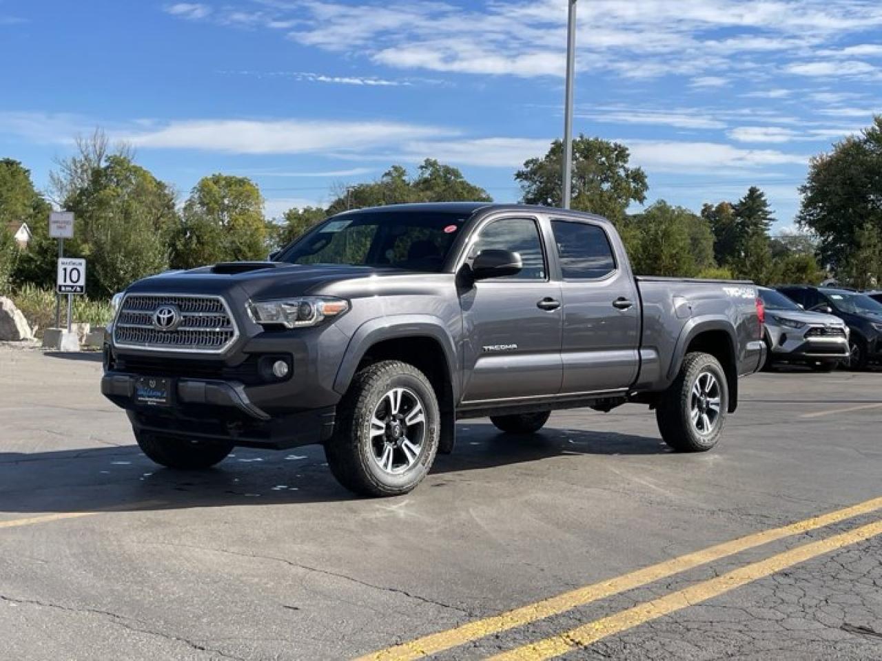 Used 2017 Toyota Tacoma SR5 TRD Sport Double Cab V6 4WD, Long Box, Heated Seats, Nav, Bluetooth, Rear Camera, Alloy Wheels for sale in Guelph, ON