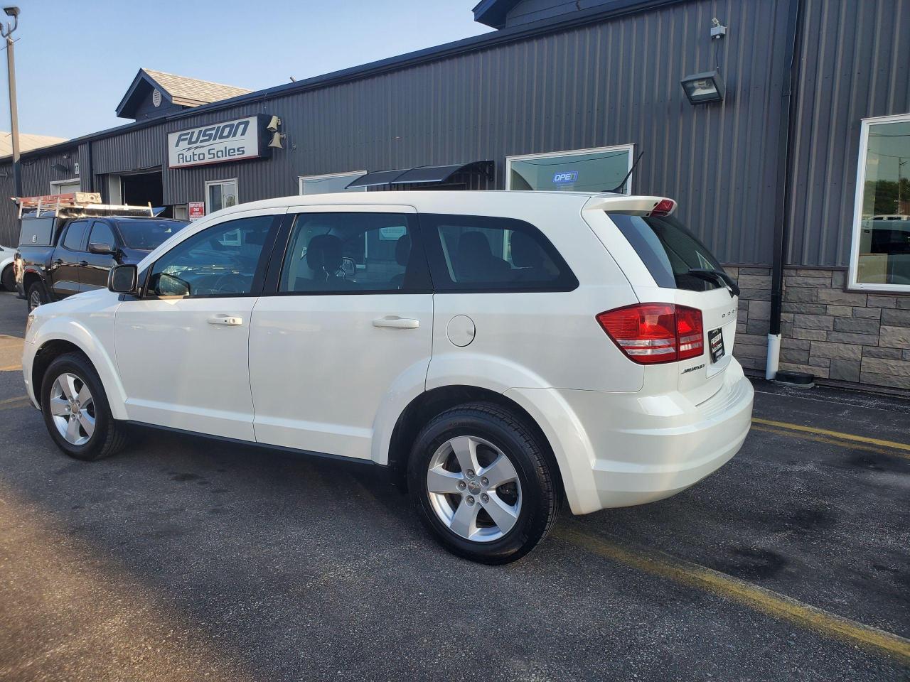 2016 Dodge Journey FWD-BLUETOOTH-ALLOY WHEELS-SUPER CLEAN UNIT - Photo #2