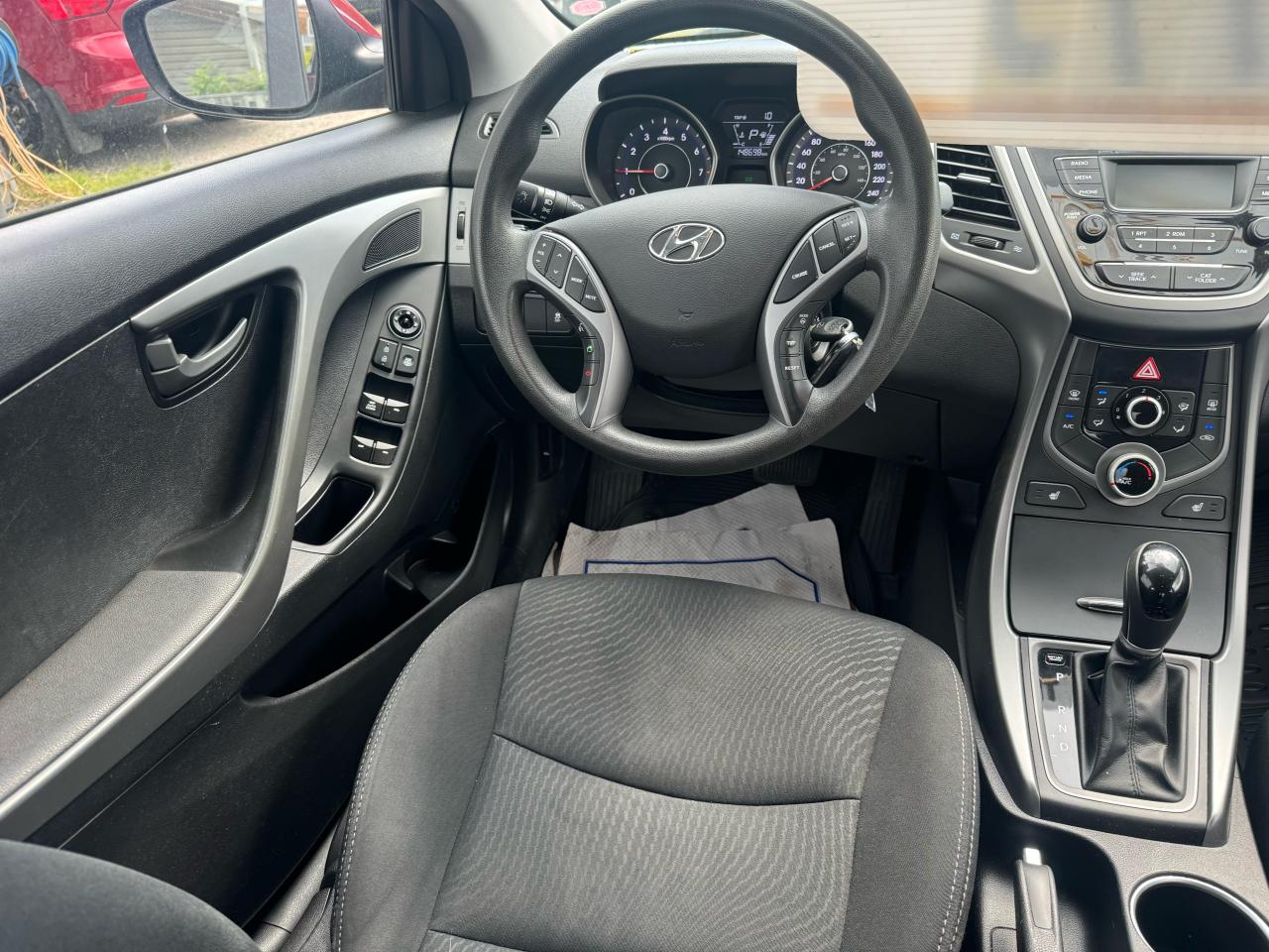2015 Hyundai Elantra GL - Photo #10