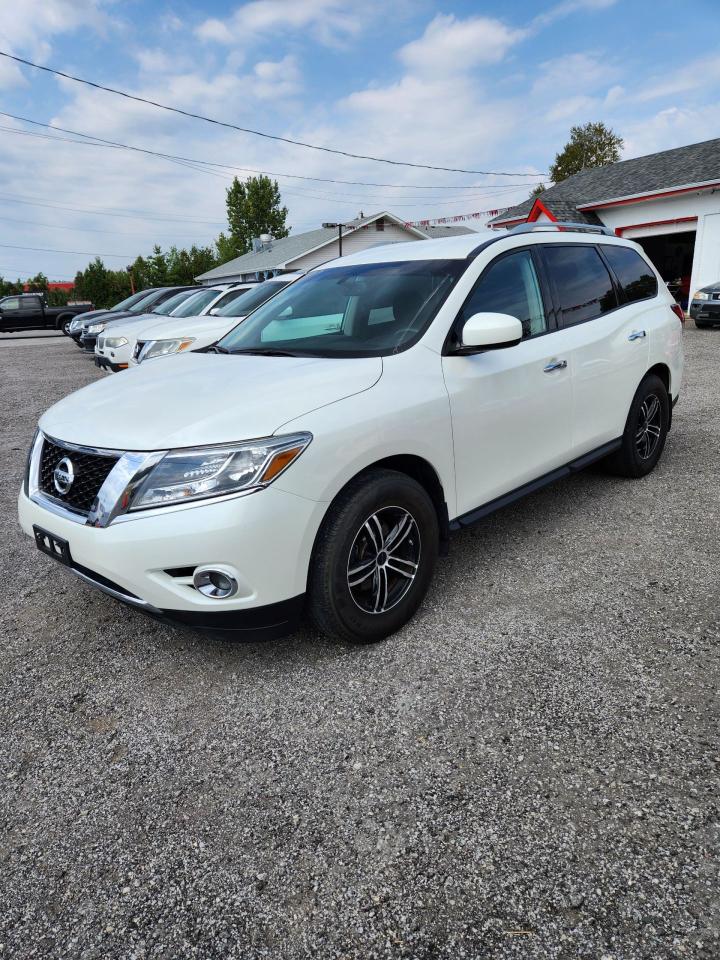 Used 2016 Nissan Pathfinder SV for sale in Peterborough, ON