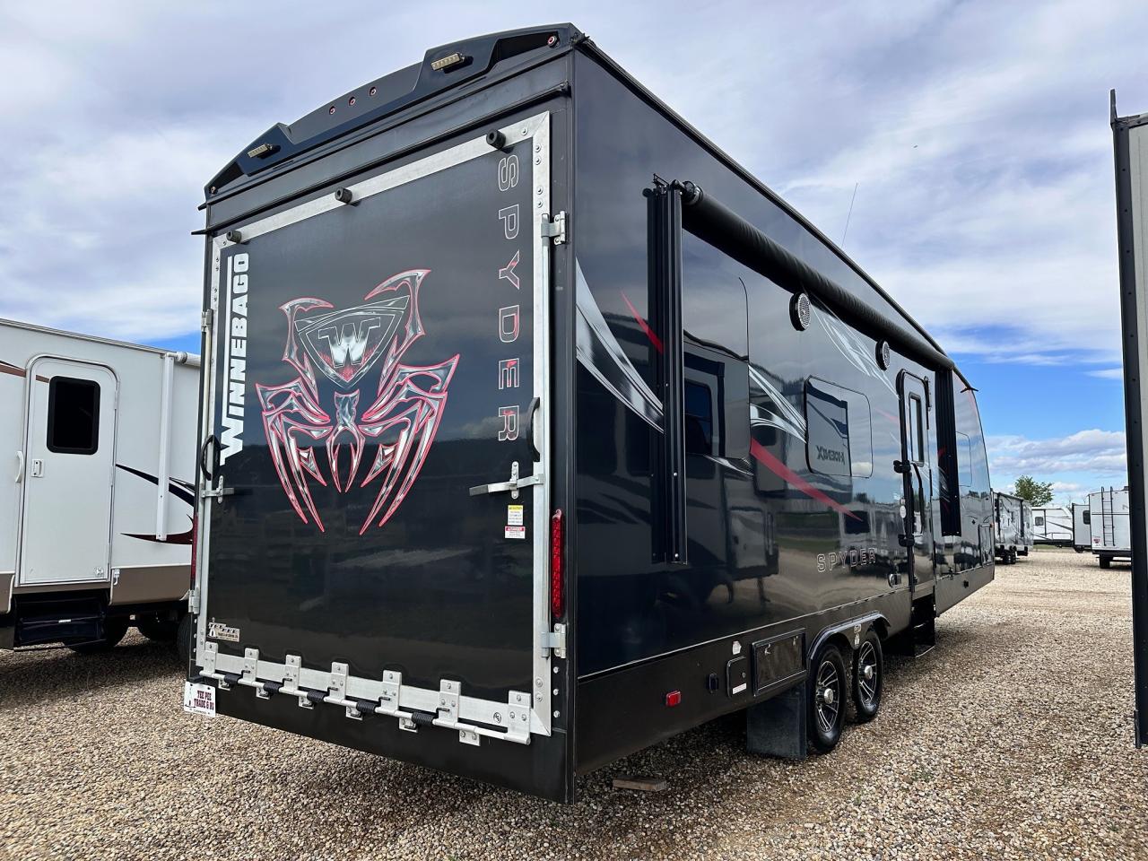 2017 Winnebago Spyder 24FQ 