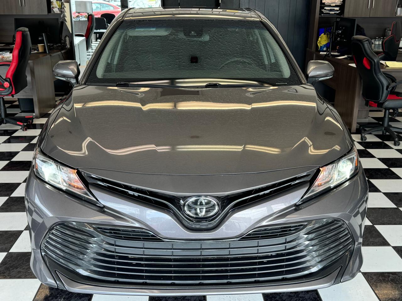 2019 Toyota Camry LE+Adaptive Cruise+Lane Keep Assist+CLEAN CARFAX Photo9