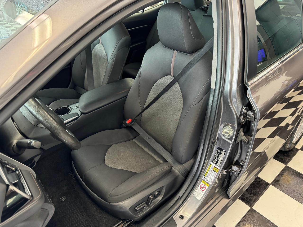 2019 Toyota Camry LE+Adaptive Cruise+Lane Keep Assist+CLEAN CARFAX Photo19