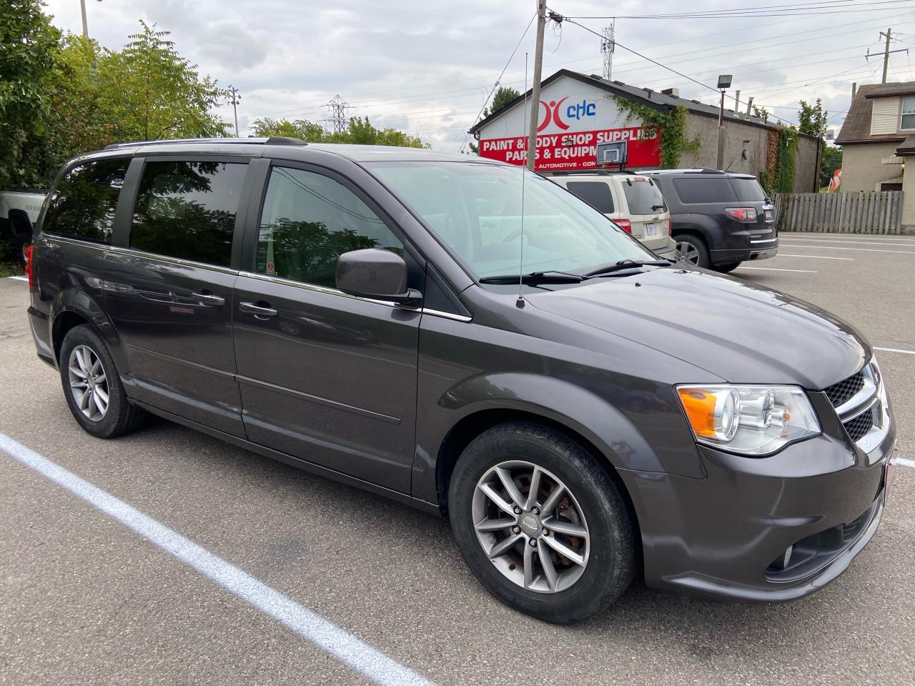 Used 2015 Dodge Grand Caravan SXT Premium Plus ** NAV, B/T ** for sale in St Catharines, ON