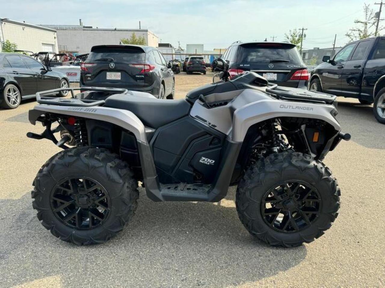 2024 CAN AM Other OUTLANDER 700 XT $87 B/W - Photo #5