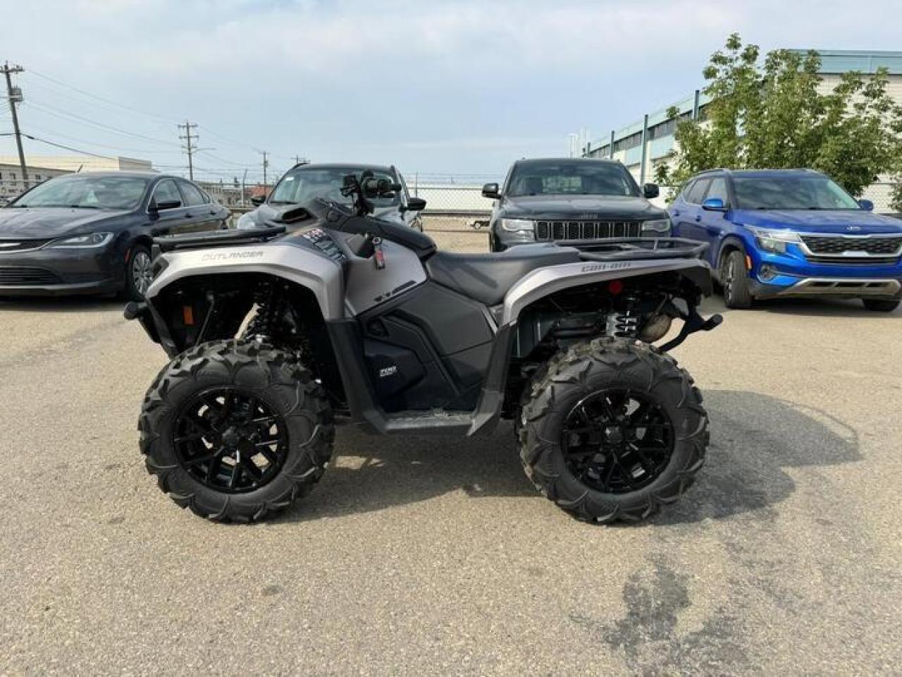 2024 CAN AM Other OUTLANDER 700 XT $87 B/W - Photo #8