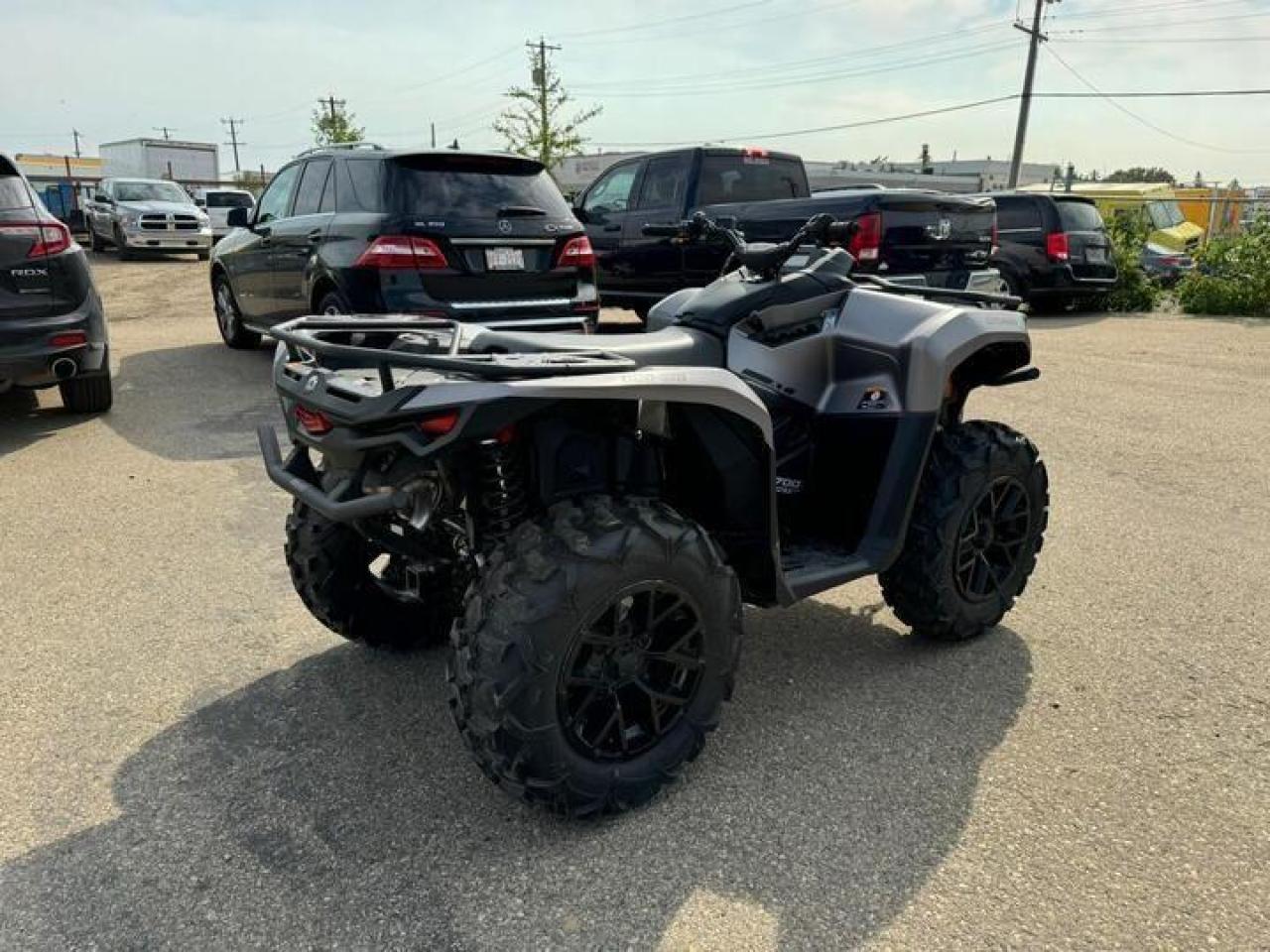 2024 CAN AM Other OUTLANDER 700 XT $87 B/W - Photo #9