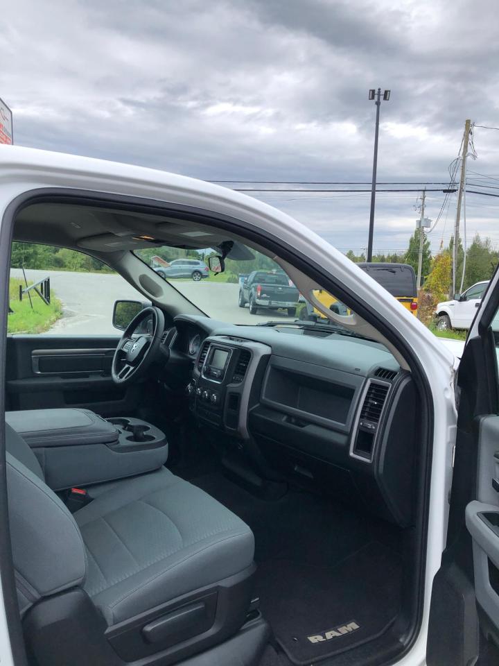 2020 RAM 1500 Classic 4x4 Reg Cab 8' Box - Photo #8