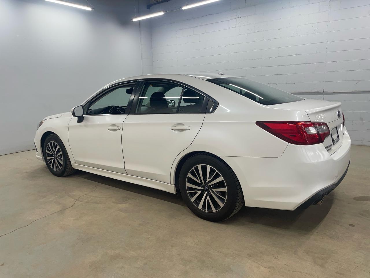 2018 Subaru Legacy TOURING Photo4