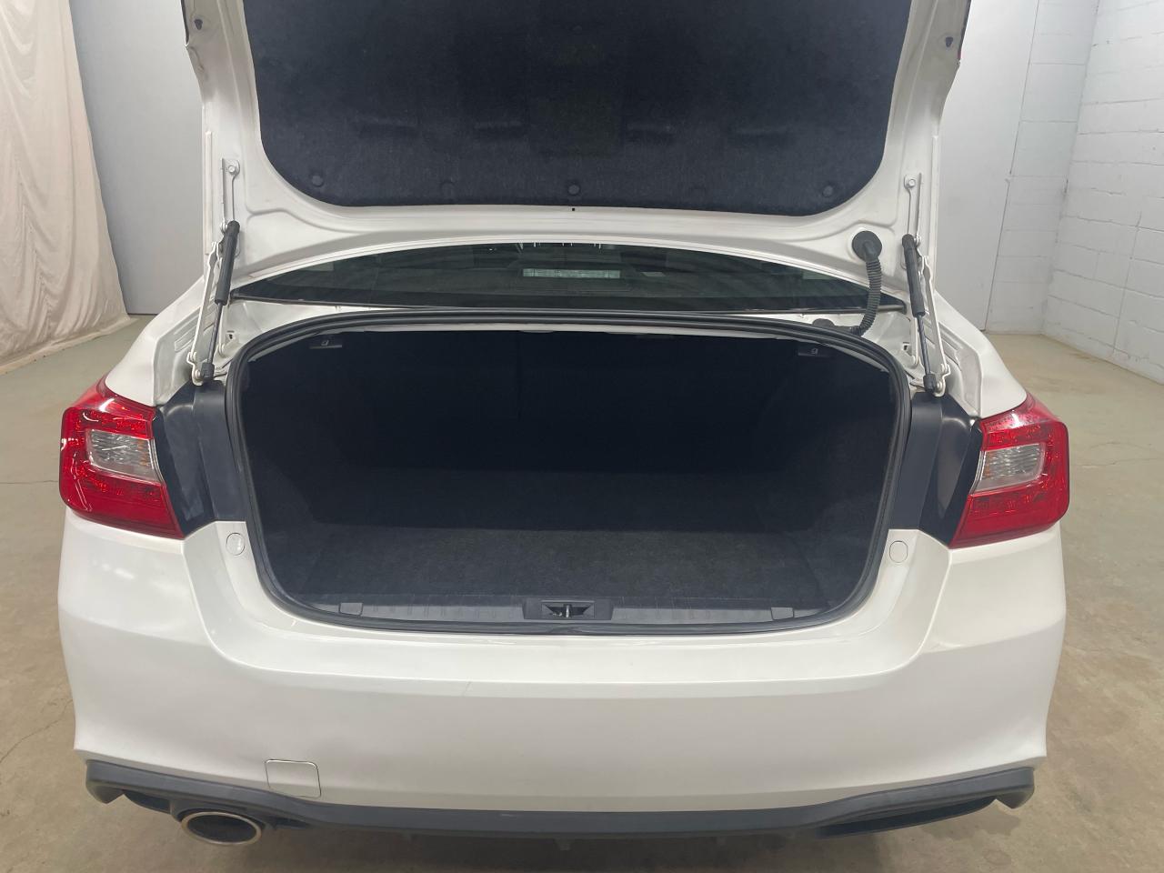 2018 Subaru Legacy TOURING Photo26