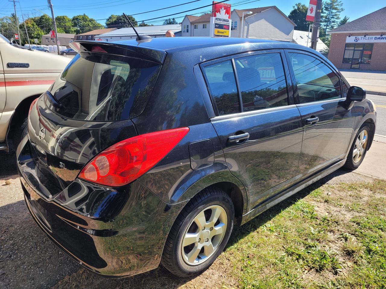 2009 Nissan Versa 5dr HB I4 CVT 1.8 SL *ASIS Special* Photo3