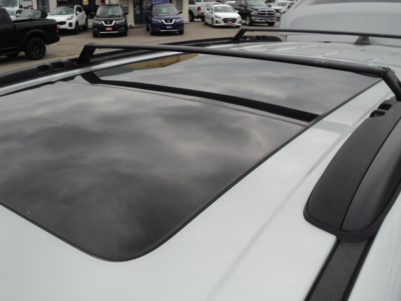 2023 Chrysler Pacifica Limited FWD 3.6L PanoramicRoof 7SeaterNavLeather - Photo #25