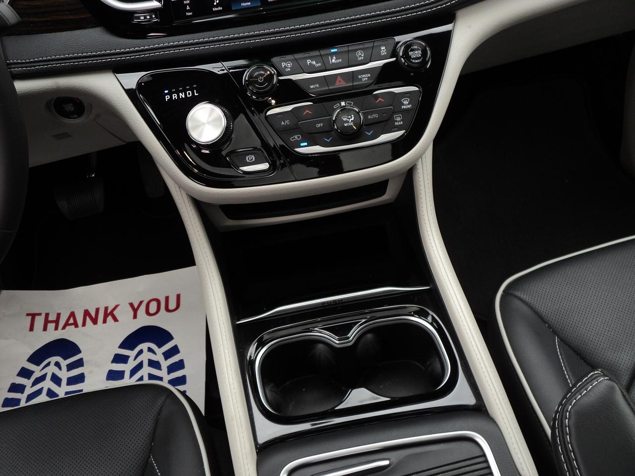 2023 Chrysler Pacifica Limited FWD 3.6L PanoramicRoof 7SeaterNavLeather - Photo #22