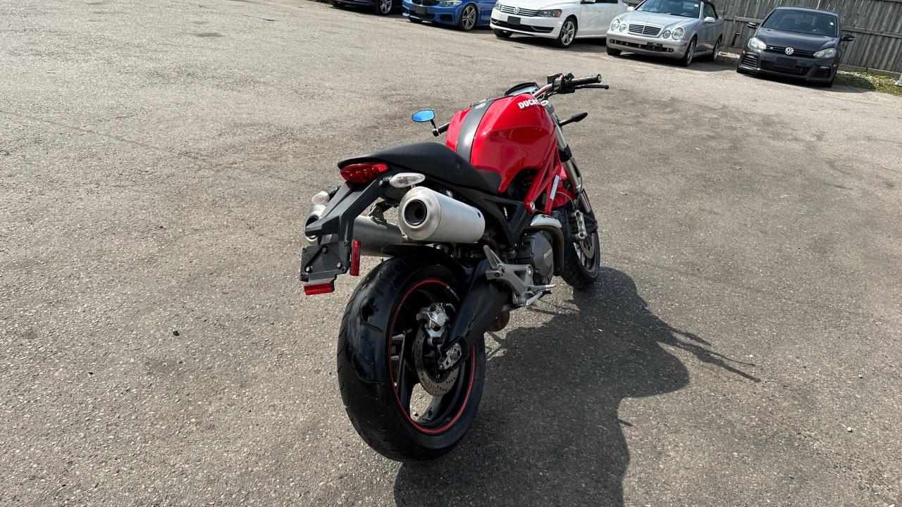 2009 Ducati Monster 696, RUNS GREAT, ONLY 24KMS, SALVAGE TITLE, AS IS - Photo #5