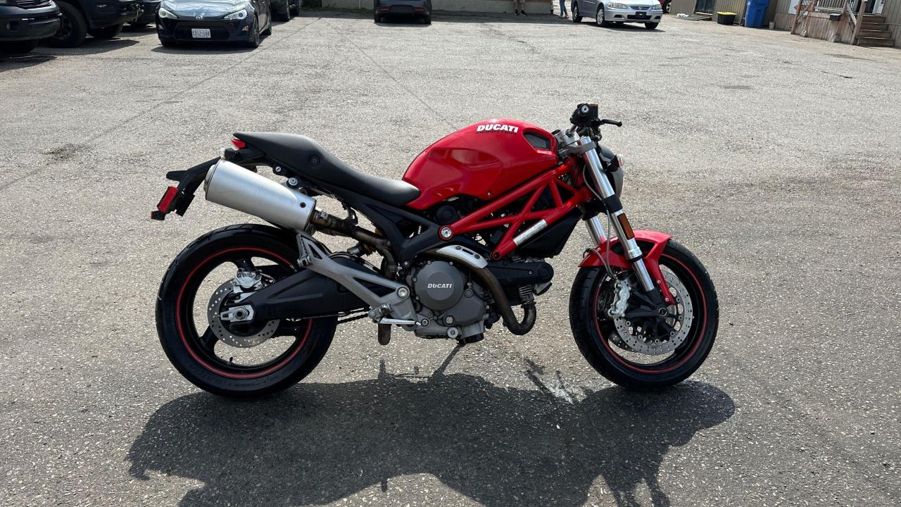 2009 Ducati Monster 696, RUNS GREAT, ONLY 24KMS, SALVAGE TITLE, AS IS - Photo #6