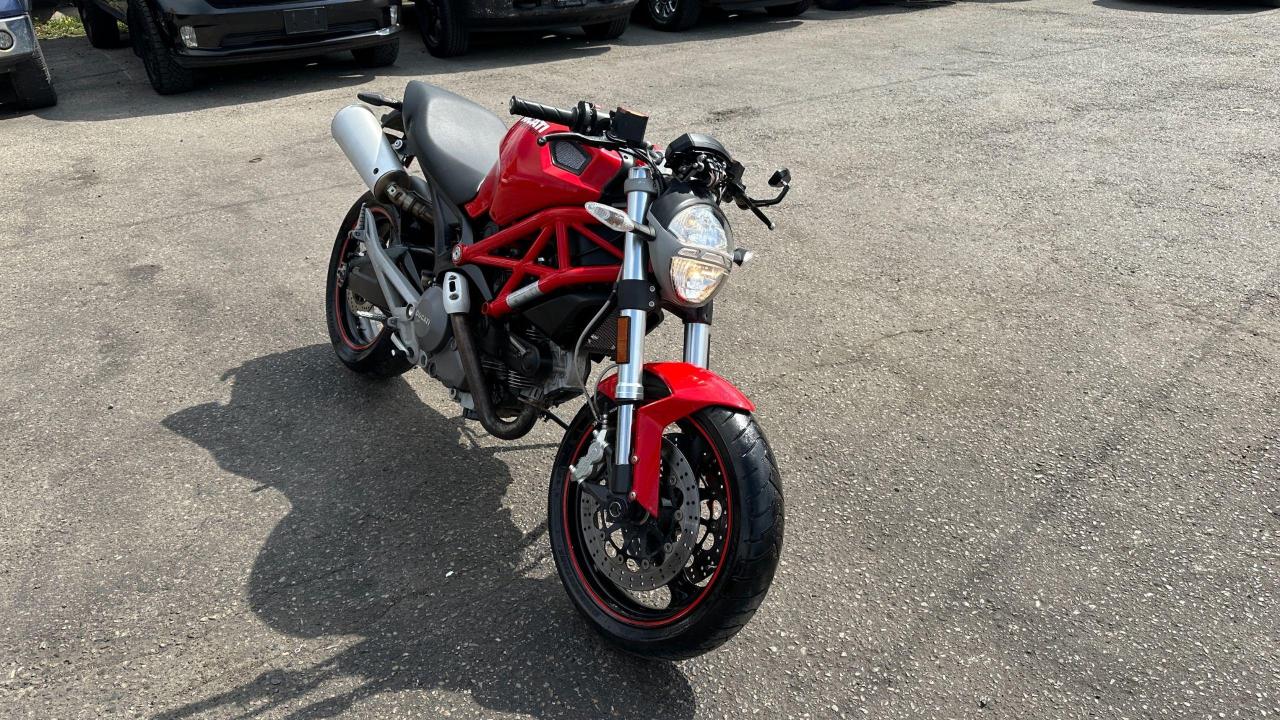 2009 Ducati Monster 696, RUNS GREAT, ONLY 24KMS, SALVAGE TITLE, AS IS - Photo #7