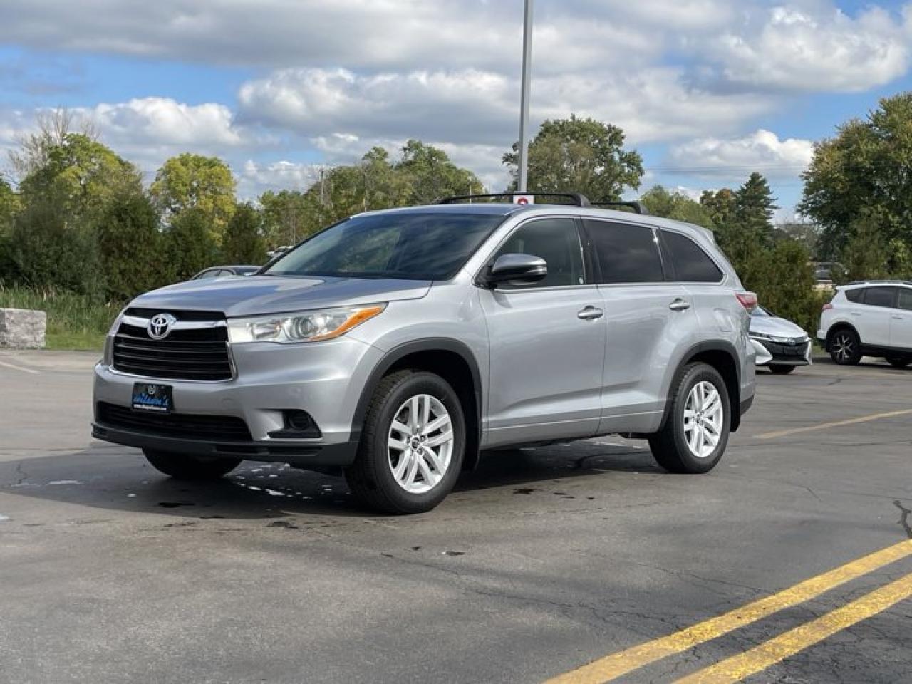 Used 2016 Toyota Highlander LE AWD, 8 Passenger, Bluetooth, Reverse Camera, Rear Climate, Keyless Entry, Alloy Wheels, New Tires for sale in Guelph, ON