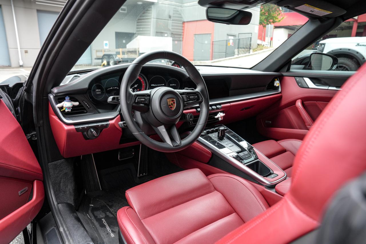 2022 Porsche 911 Carrera 4S Cabriolet - Photo #12