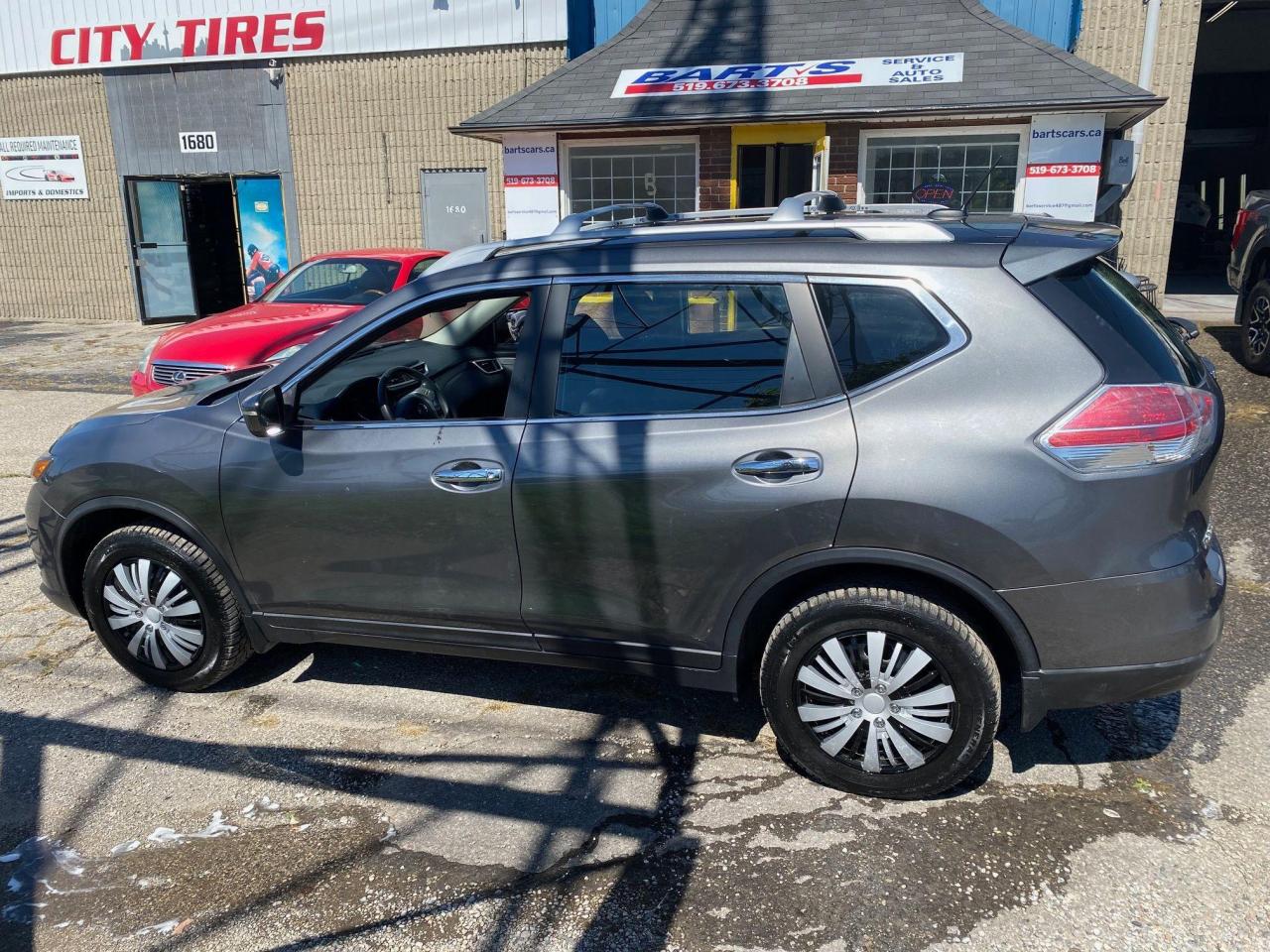 Used 2014 Nissan Rogue S AWD 4dr for sale in London, ON