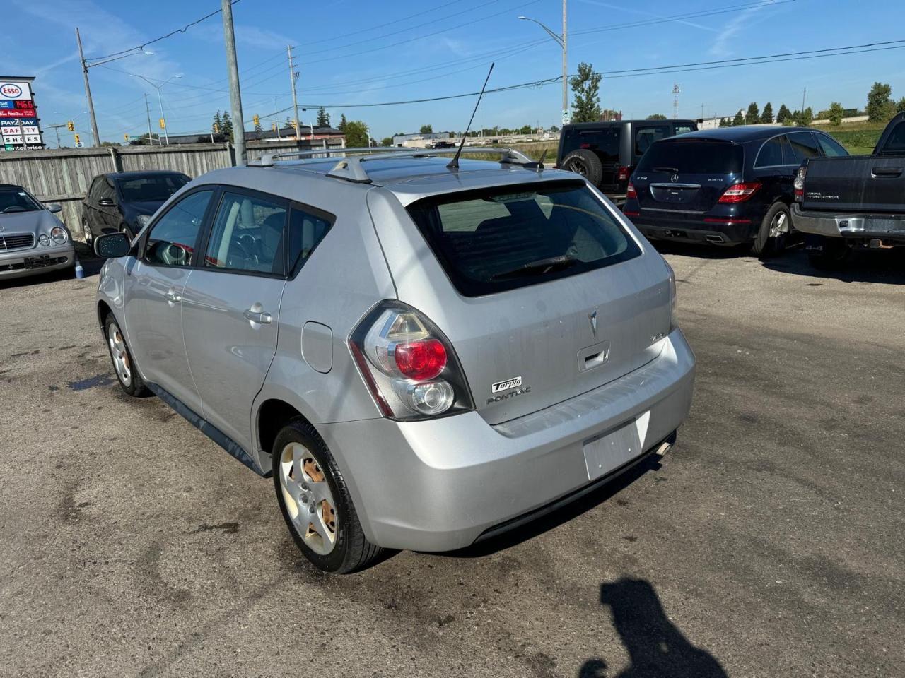 2009 Pontiac Vibe HATCH, 4 CYL, TOYOTA ENGINE, ONLY 75KMS, CERT - Photo #3