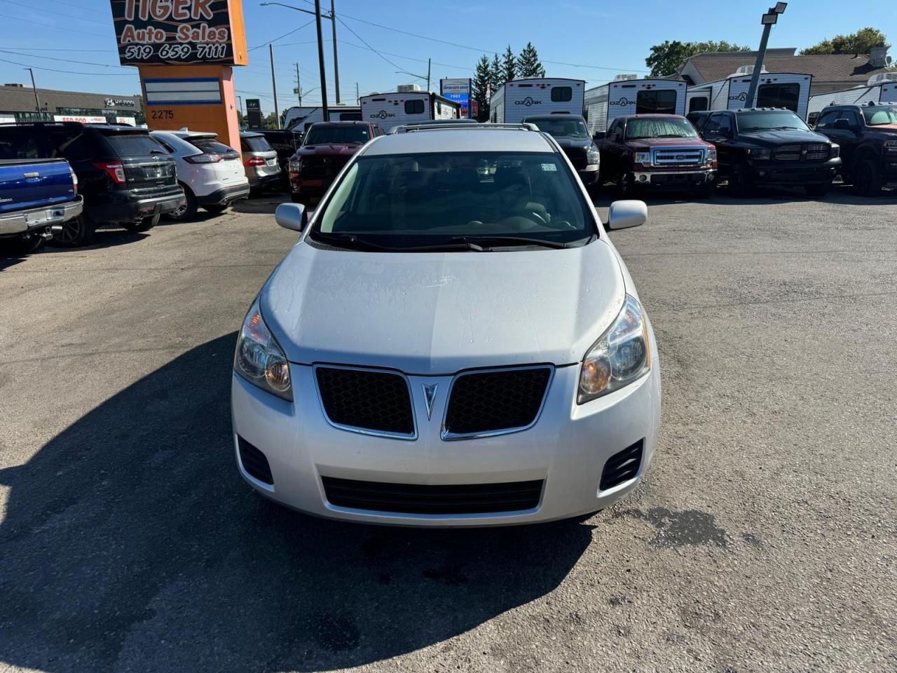 2009 Pontiac Vibe HATCH, 4 CYL, TOYOTA ENGINE, ONLY 75KMS, CERT - Photo #8
