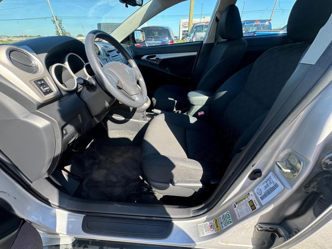 2009 Pontiac Vibe HATCH, 4 CYL, TOYOTA ENGINE, ONLY 75KMS, CERT - Photo #9