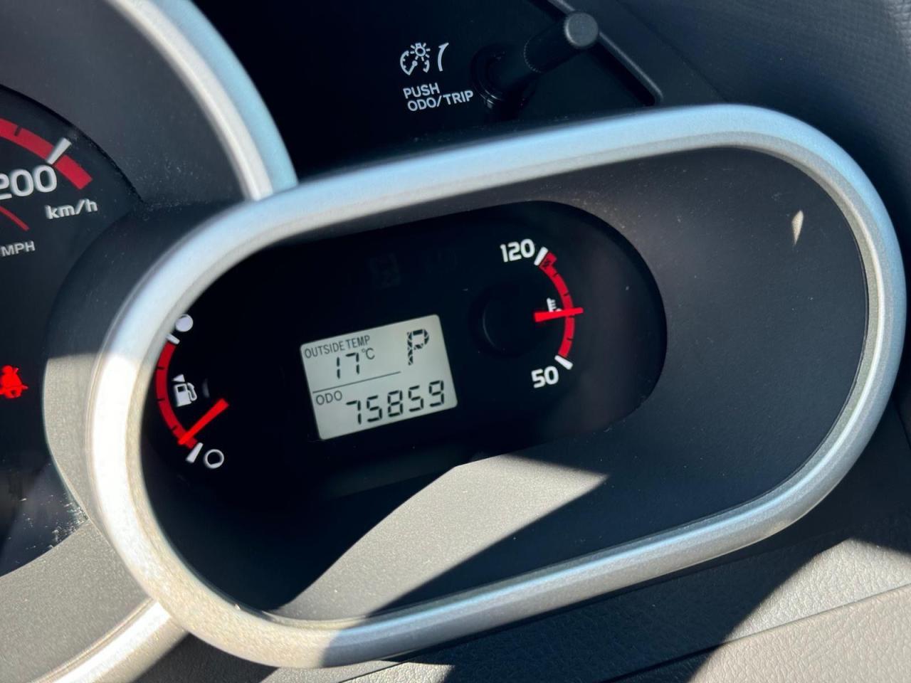 2009 Pontiac Vibe HATCH, 4 CYL, TOYOTA ENGINE, ONLY 75KMS, CERT - Photo #15