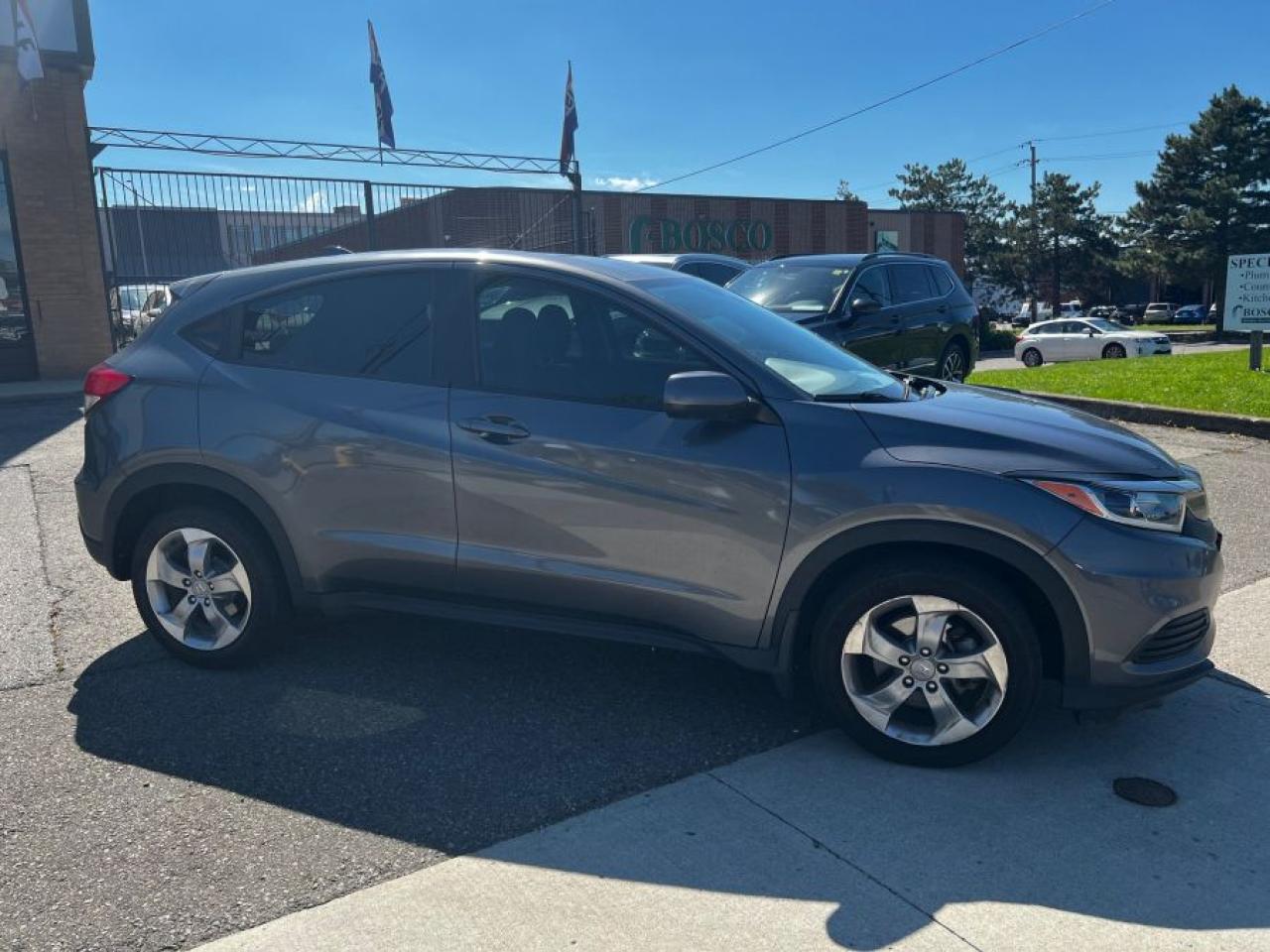 2021 Honda HR-V LX AWD/BACKUP CAMERA/CARPLAY/ALLOY WHEELS/HEATED S - Photo #2