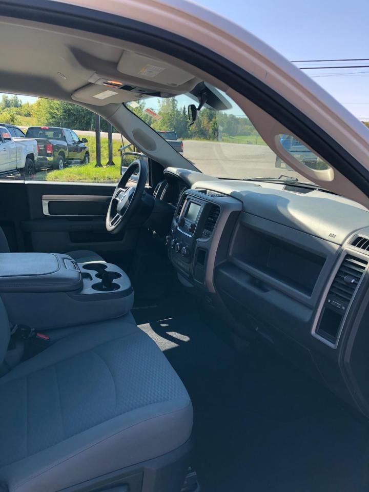 2019 RAM 1500 Classic Tradesman 4x4 Reg Cab 8' Box - Photo #9
