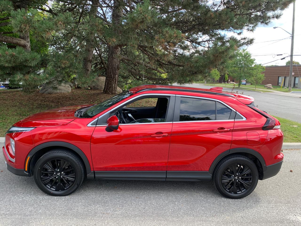 2022 Mitsubishi Eclipse Cross SEL S-AWC “-YES,...ONLY 34,961KMS!! 1 LOCAL OWNER! Photo3