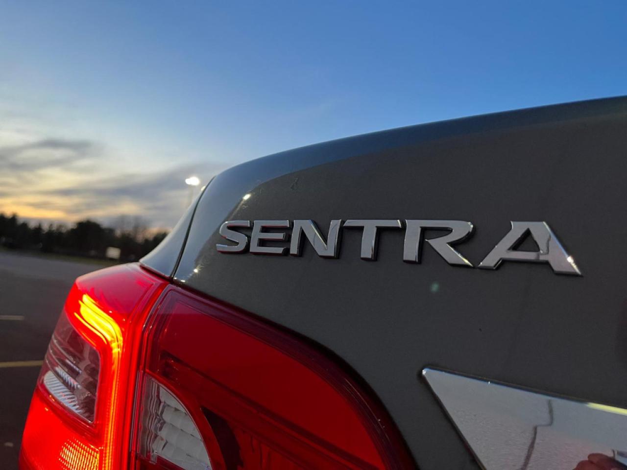 2018 Nissan Sentra SV | CLEAN CARPROOF | HEATED SEATS | BLUETOOTH | PUSH START - Photo #14