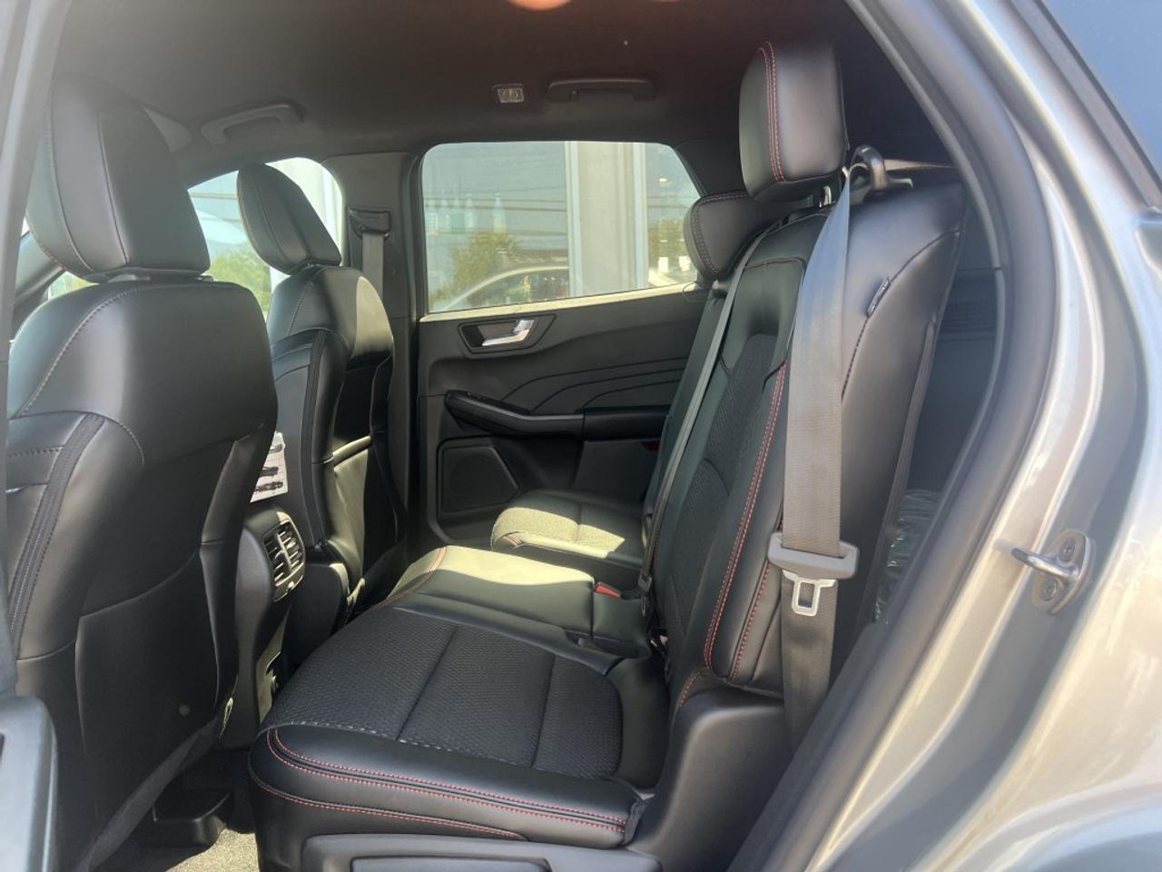 2024 Ford Escape ST-Line AWD Photo