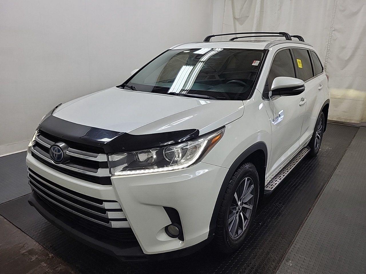 Used 2017 Toyota Highlander XLE for sale in Steinbach, MB