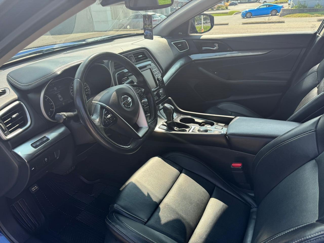 2021 Nissan Maxima SL  LEATHER/APPLE CARPLAY & ANDRIOD /ONE OWNER - Photo #17