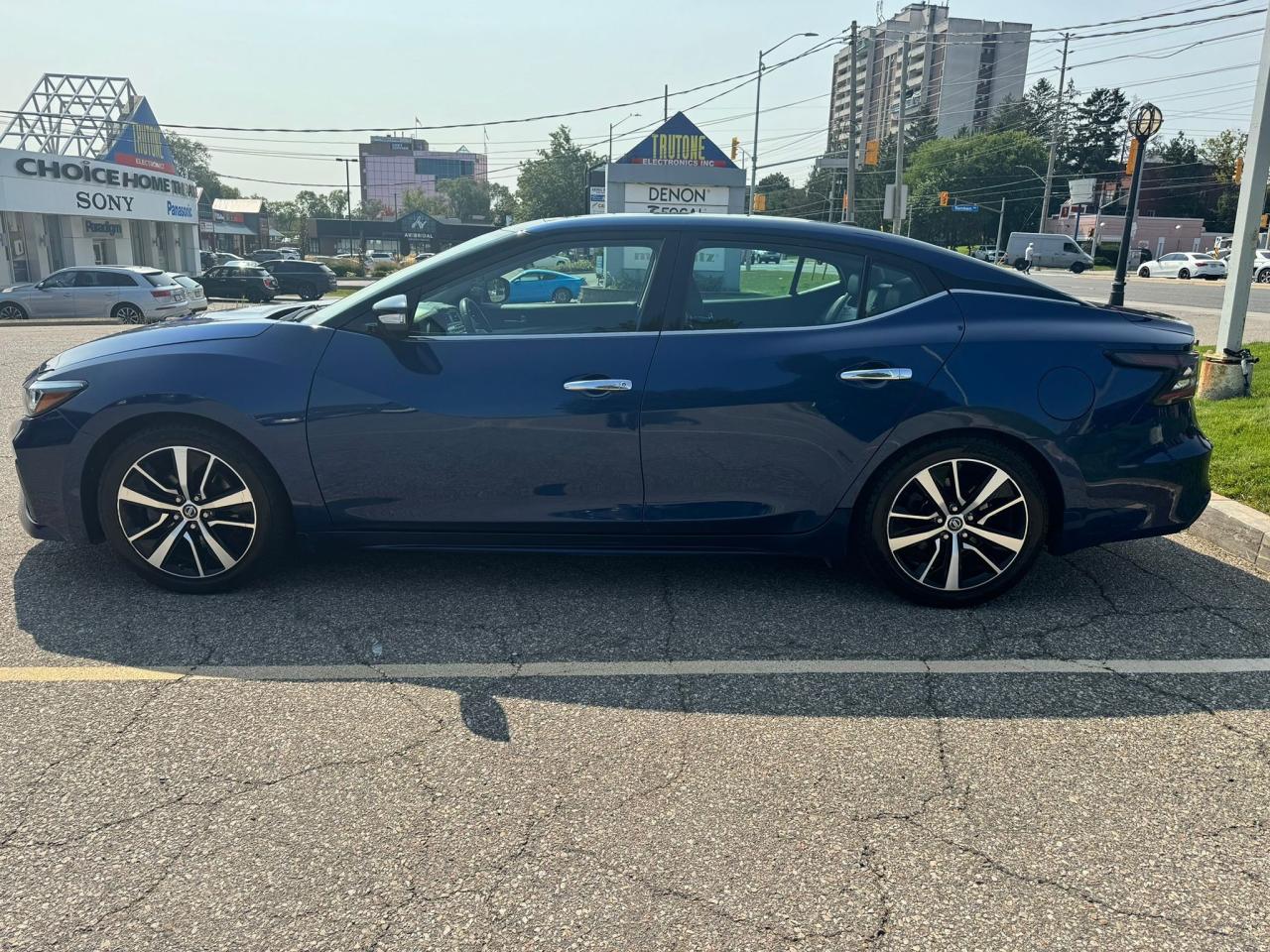 2021 Nissan Maxima SL  LEATHER/APPLE CARPLAY & ANDRIOD /ONE OWNER - Photo #12