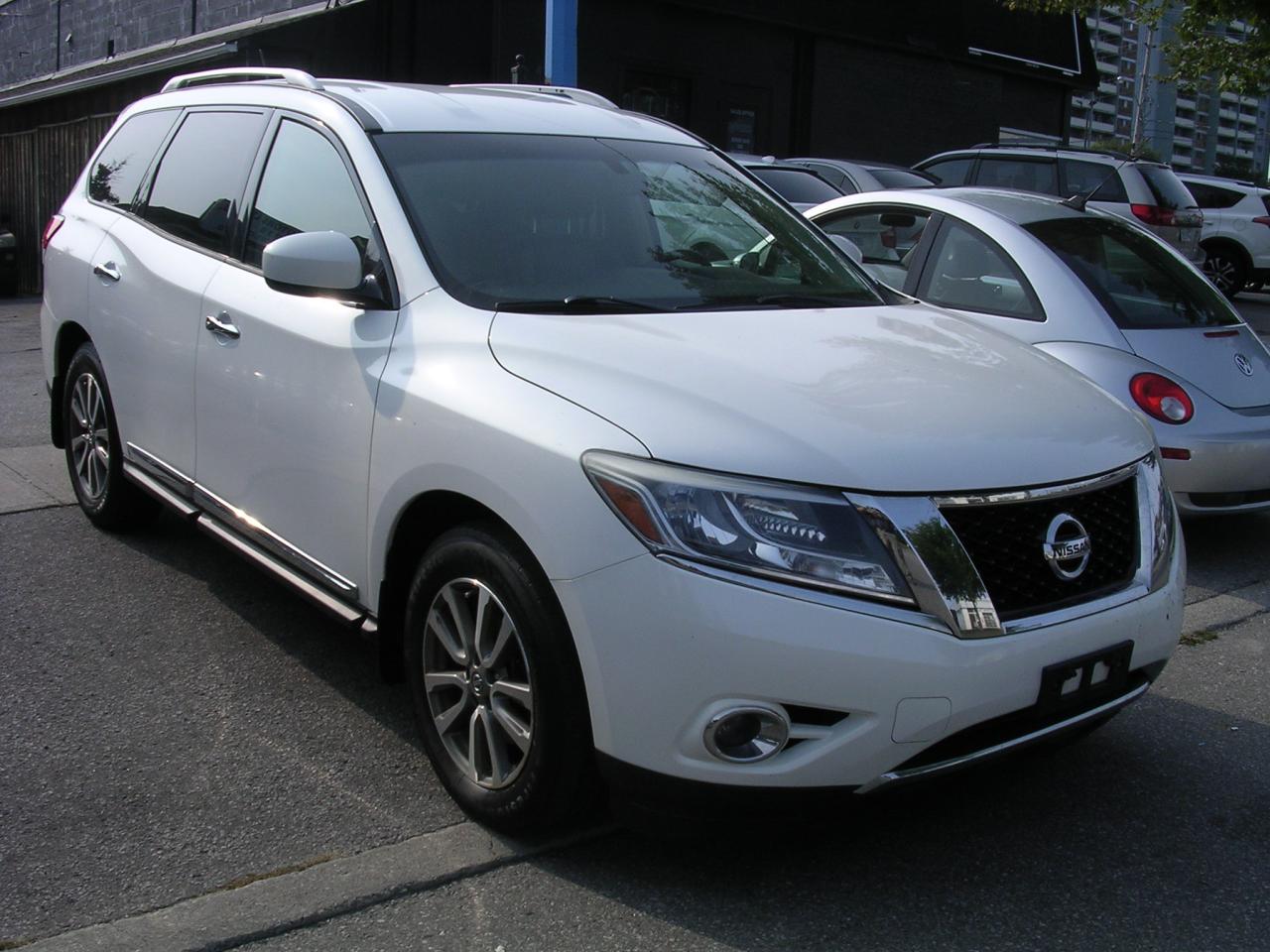 2014 Nissan Pathfinder SL 4WD - Photo #2