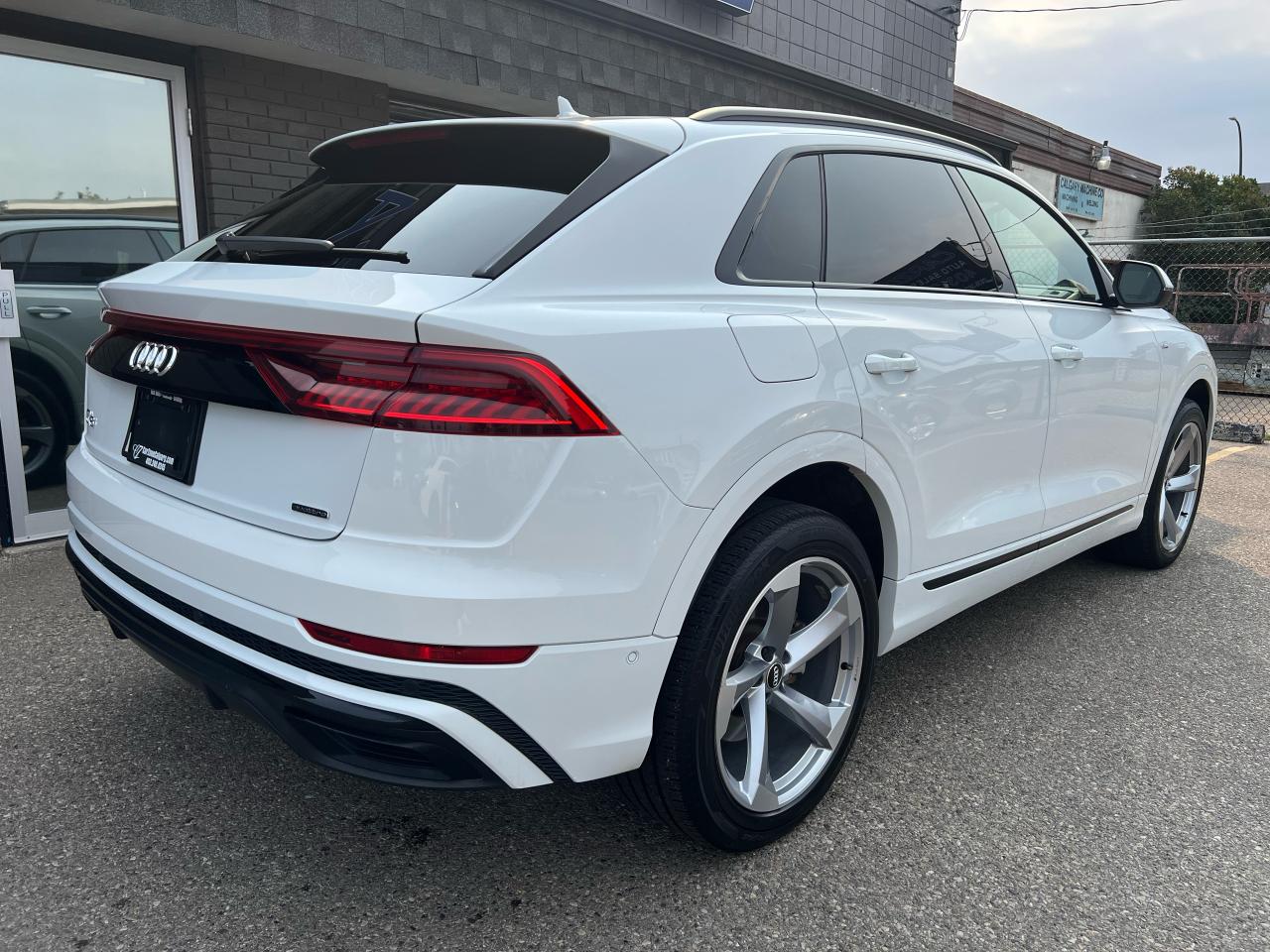 2019 Audi Q8 **S-LINE 335HP** - Photo #11