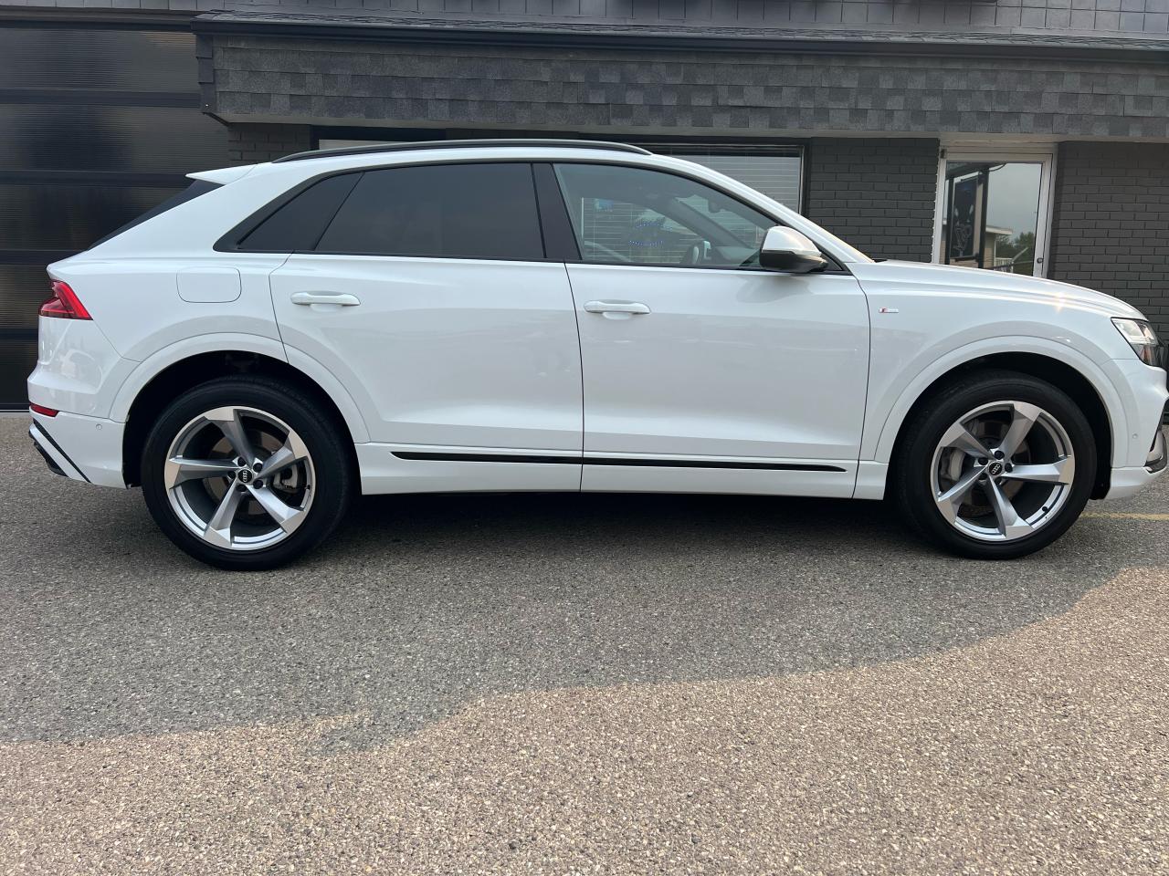 2019 Audi Q8 **S-LINE 335HP** - Photo #12