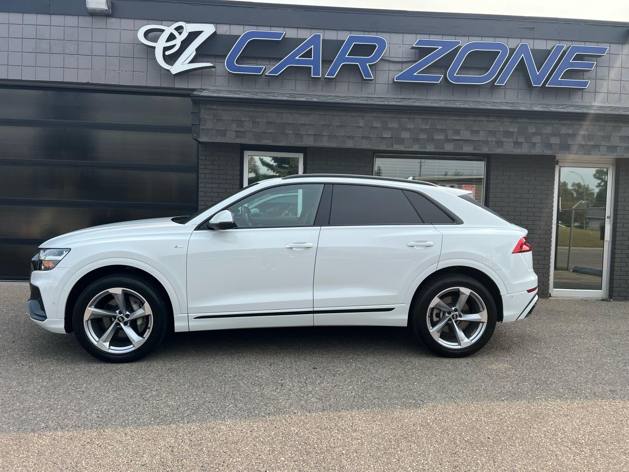 2019 Audi Q8 **S-LINE 335HP** - Photo #5
