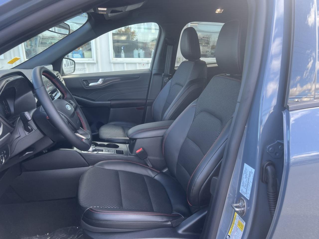 2024 Ford Escape ST-Line Select AWD Photo